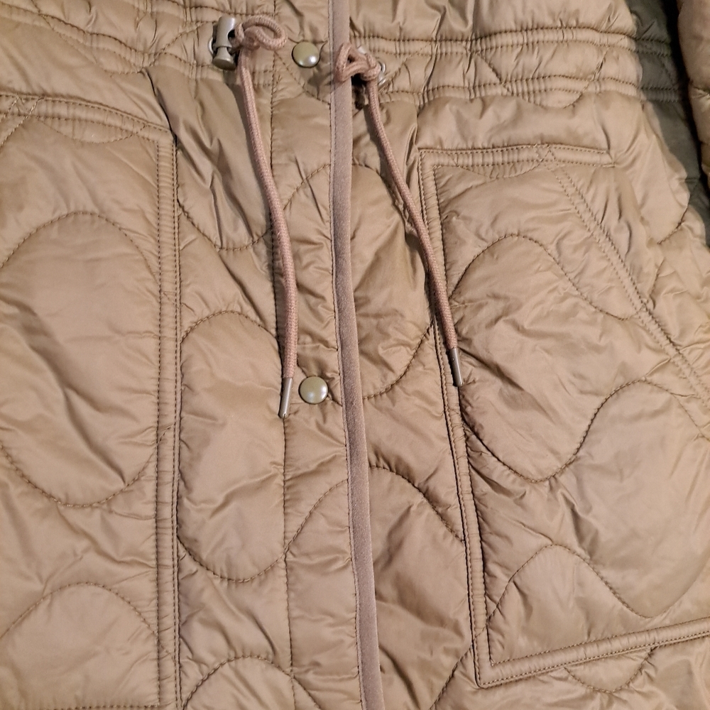GAP Women's XS Upcycled Puffer Coat Amber Green Water Resistant Excellent Condit - Picture 5 of 9